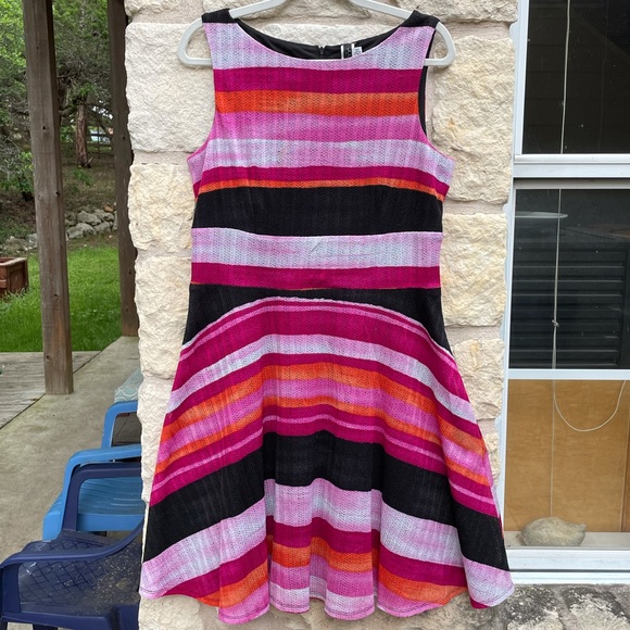 Julian Taylor New York Sleeveless Striped Dress - Picture 11 of 11